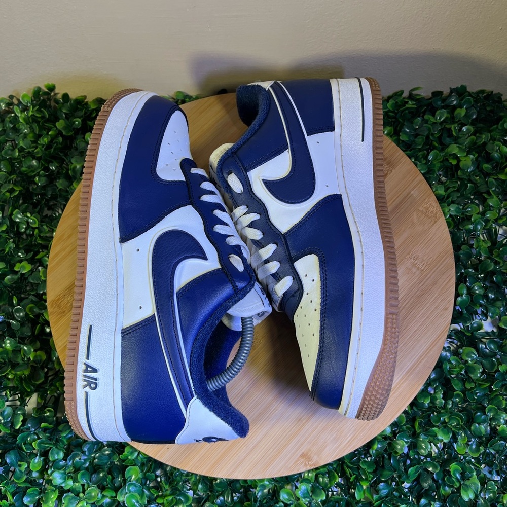 🔥 NIKE AIR FORCE 1 LOW COLLEGE PACK MIDNIGHT NAVY SNEAKER MENS SIZE 8 DQ7659-101 - Picture 6 of 11